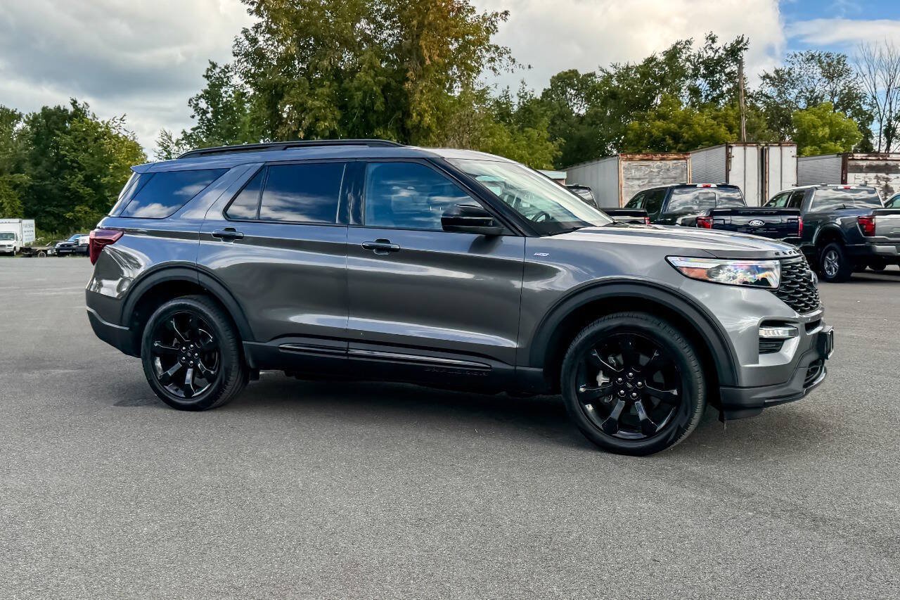 Used 2023 Ford Explorer ST-Line w/ Class IV Trailer Tow Package AWD/4WD image 2