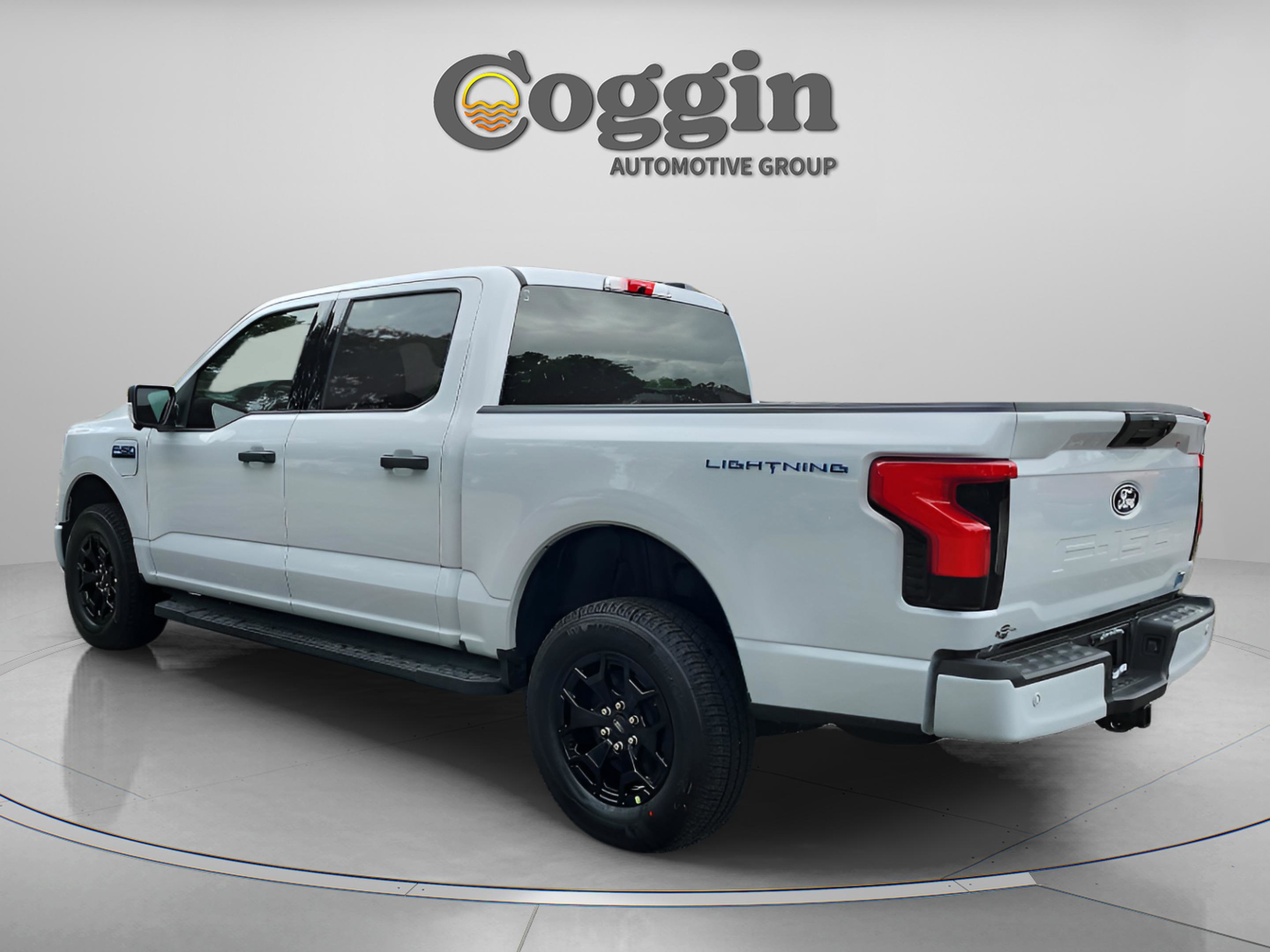 New 2025 Ford F150 Lightning XLT image 4