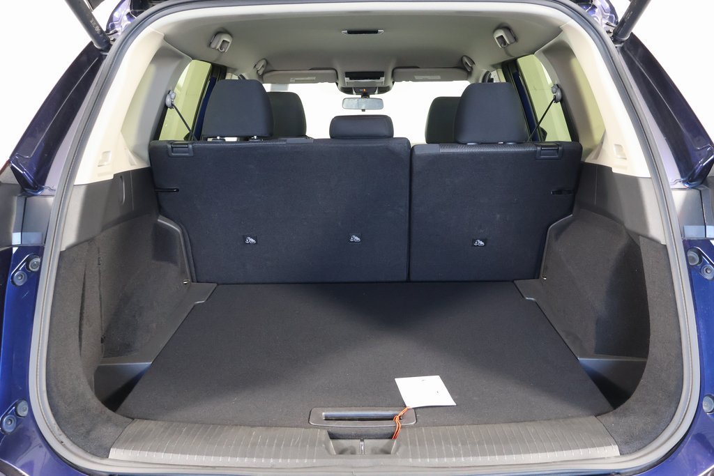Used 2025 Nissan Rogue SV FWD image 14