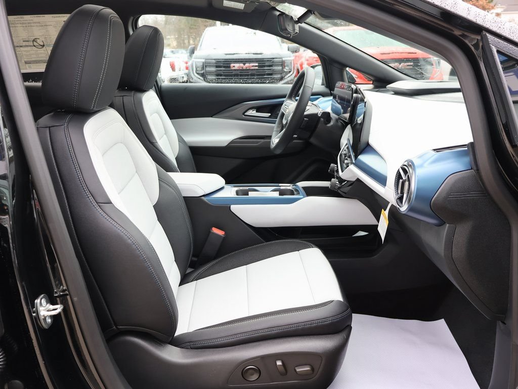 New 2026 Chevrolet Equinox EV LT w/ Convenience Package II FWD image 34