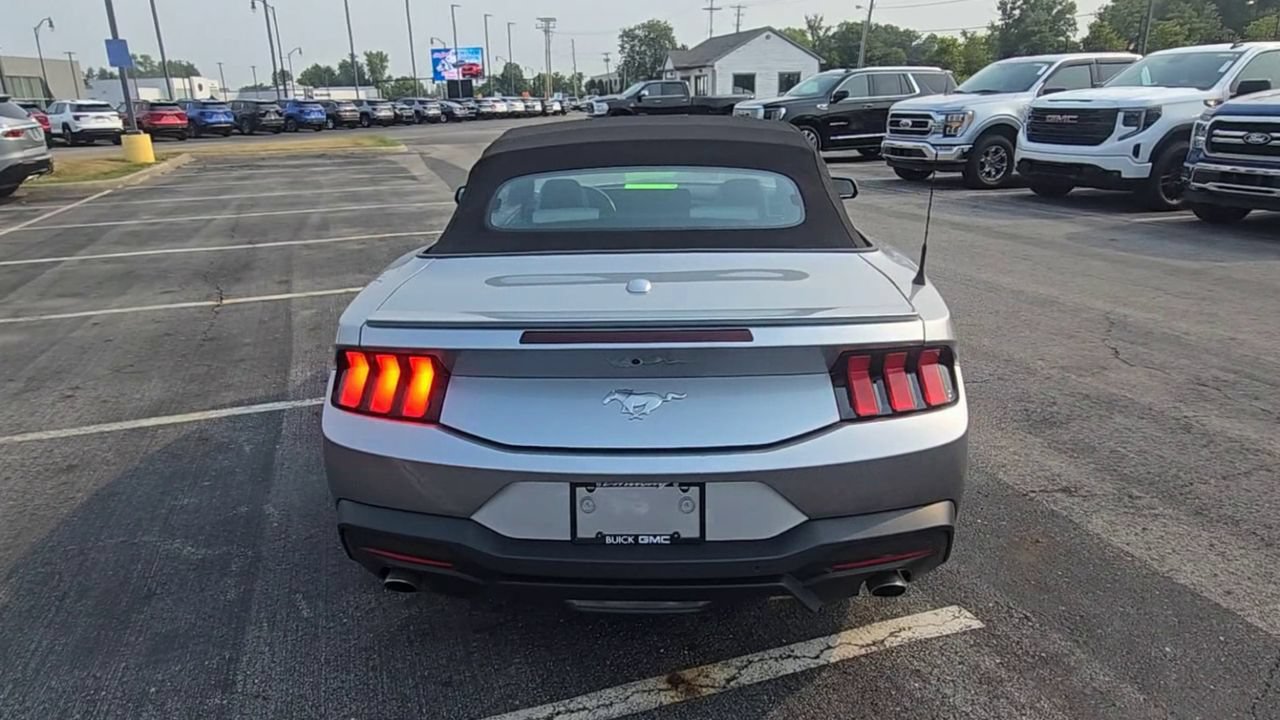 Used 2024 Ford Mustang Premium RWD image 8