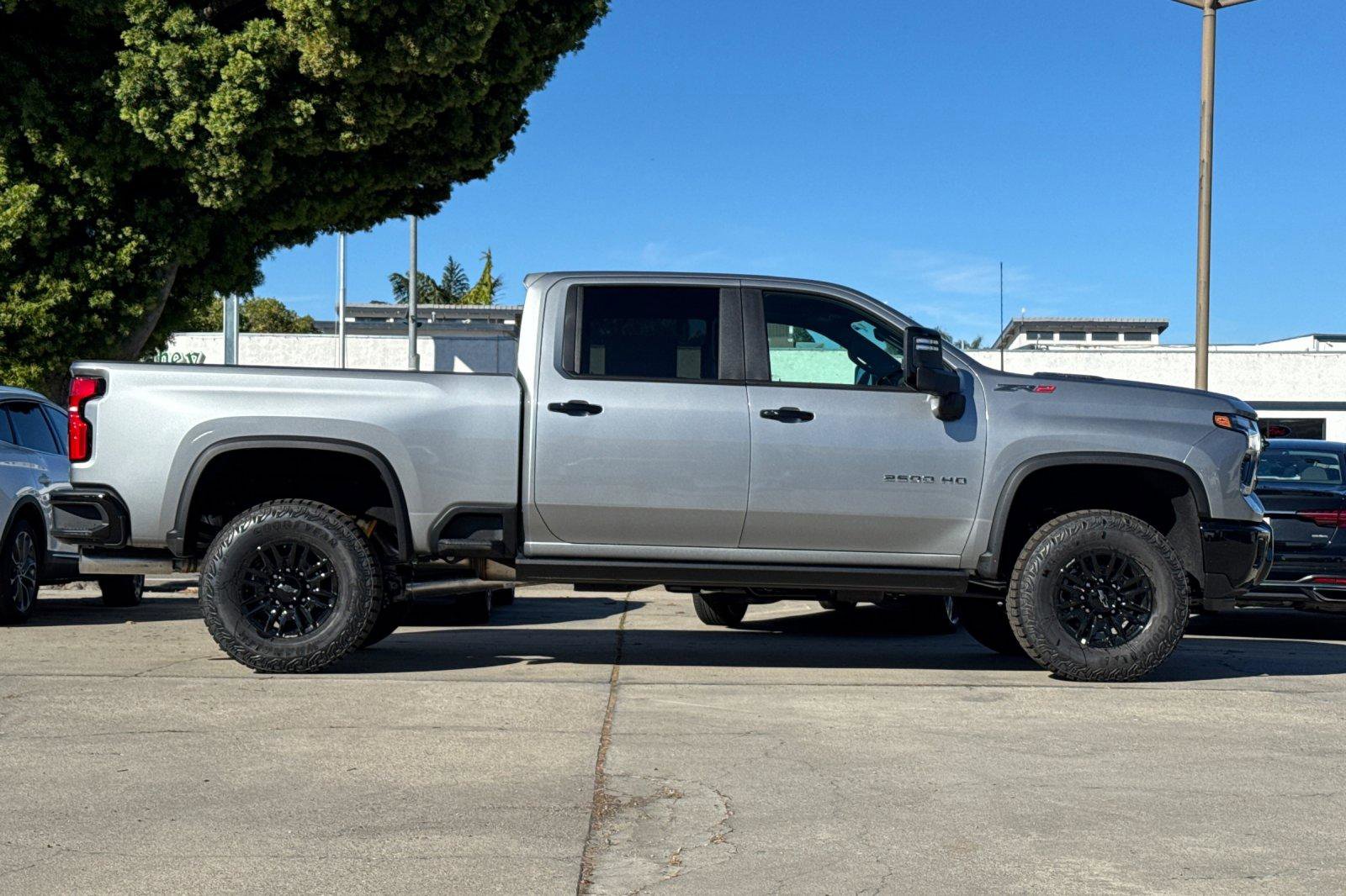 New 2026 Chevrolet Silverado 2500 ZR2 AWD/4WD image 4