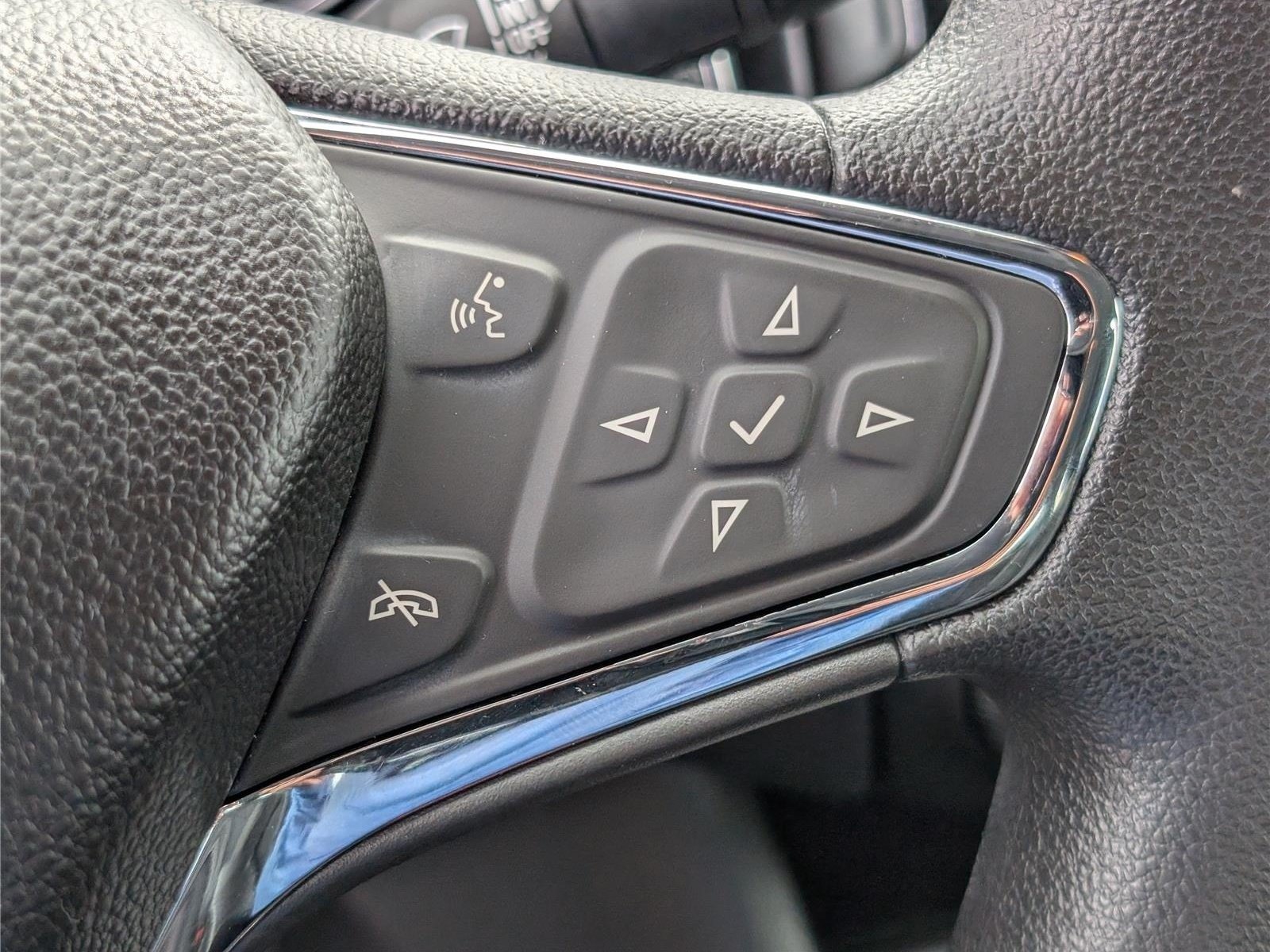 Used 2019 Chevrolet Cruze LT w/ Convenience Package FWD image 23