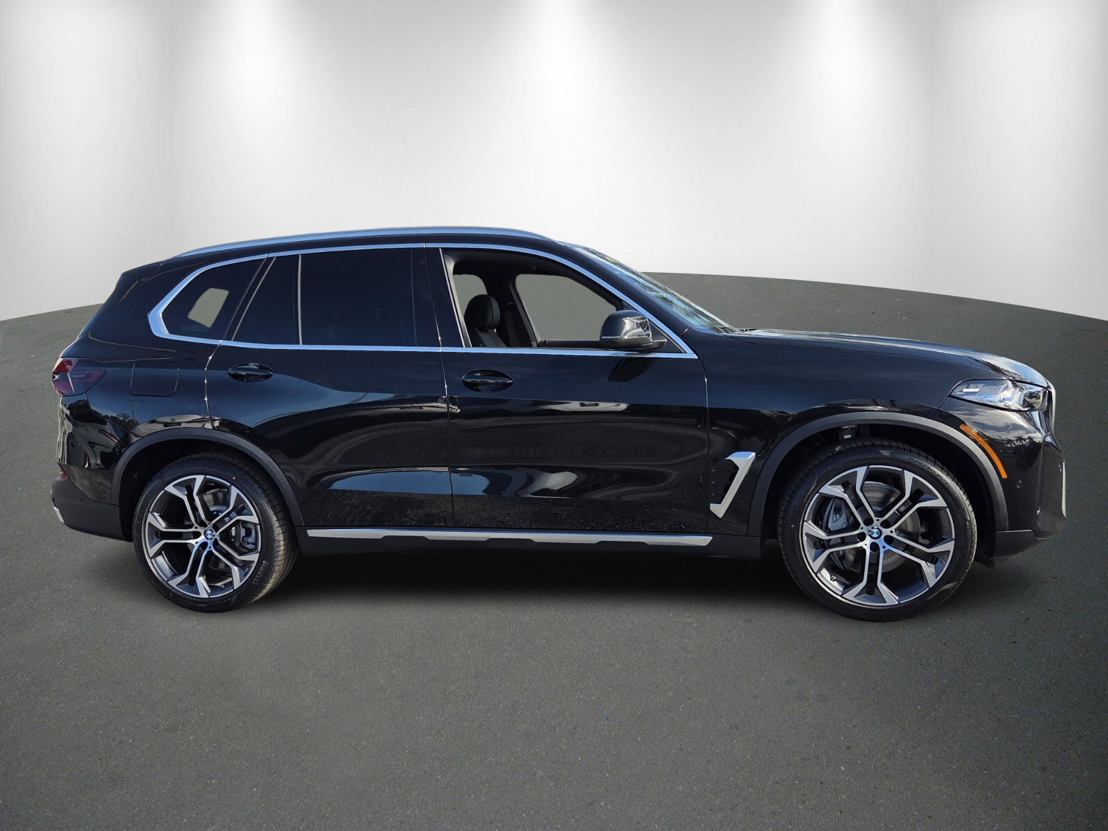 New 2026 BMW X5 xDrive50e w/ Executive Package image 8