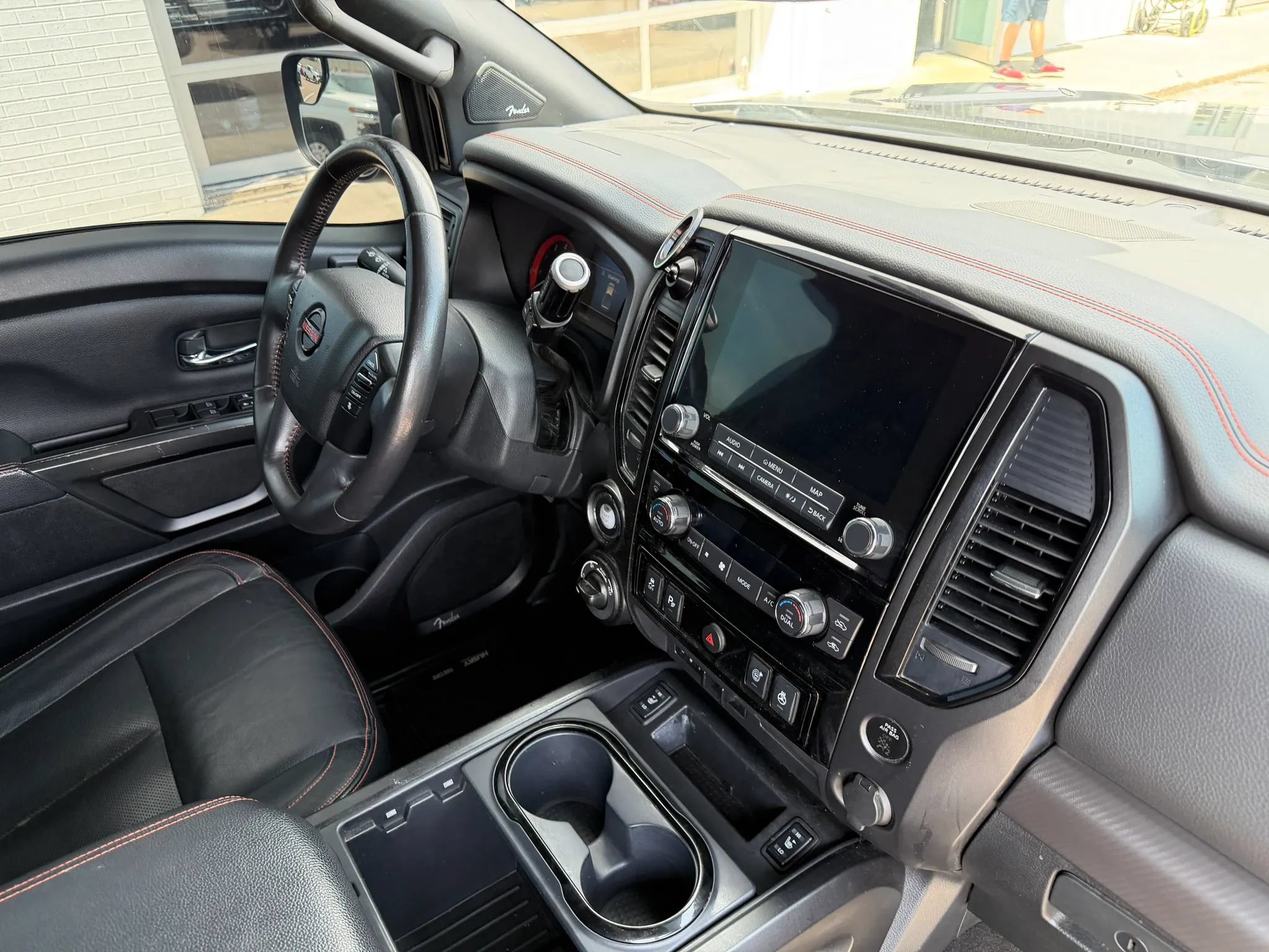 Used 2020 Nissan Titan PRO-4X w/ Pro-4x Convenience Package AWD/4WD image 17