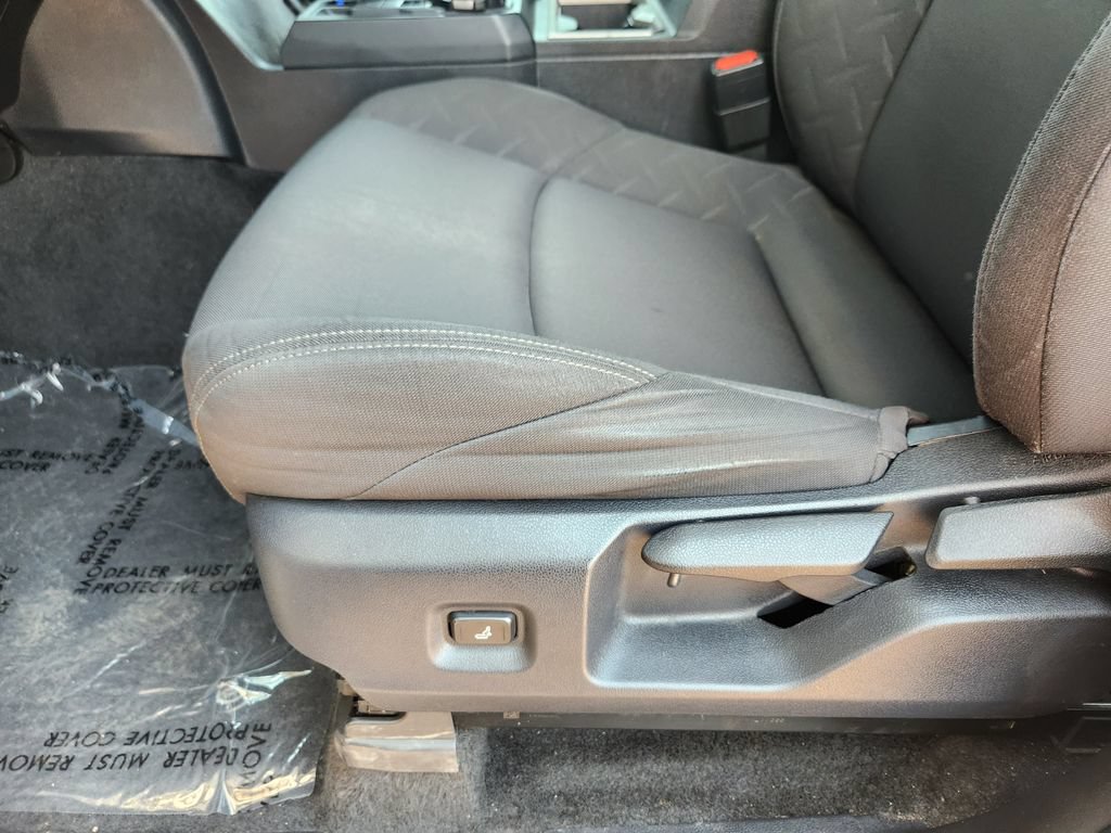 Used 2024 Toyota Tacoma SR5 AWD/4WD image 16