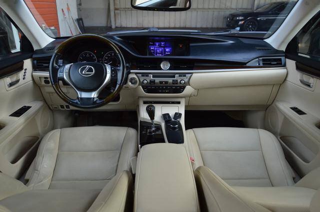 Used 2014 Lexus ES 350 w/ Premium Package FWD image 48