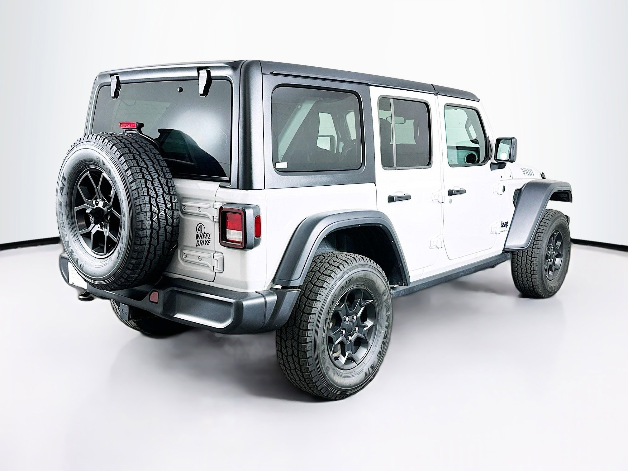 Used 2025 Jeep Wrangler Willys image 9