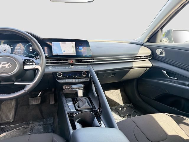Certified 2025 Hyundai Elantra SEL FWD image 24