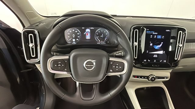 Used 2021 Volvo XC40 T5 Inscription w/ Climate Package AWD/4WD image 14