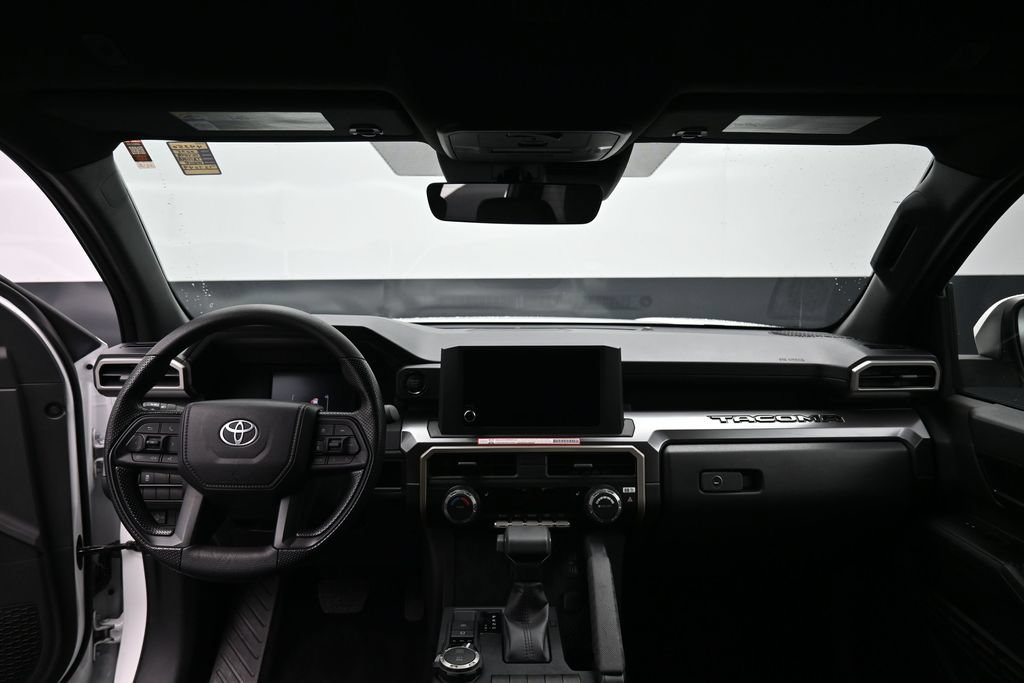 Used 2025 Toyota Tacoma SR5 AWD/4WD image 26