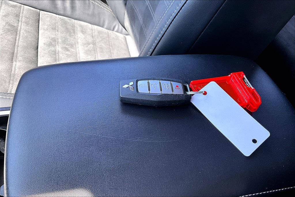 Used 2022 Mitsubishi Outlander SE image 35