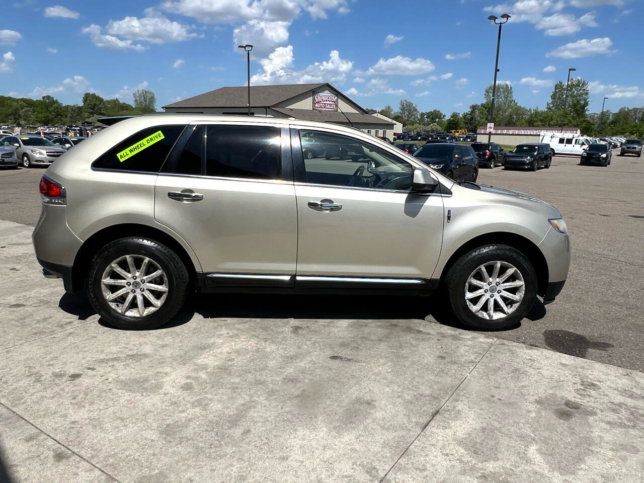 Used 2011 Lincoln MKX AWD w/ Sight & Sound Pkg image 4