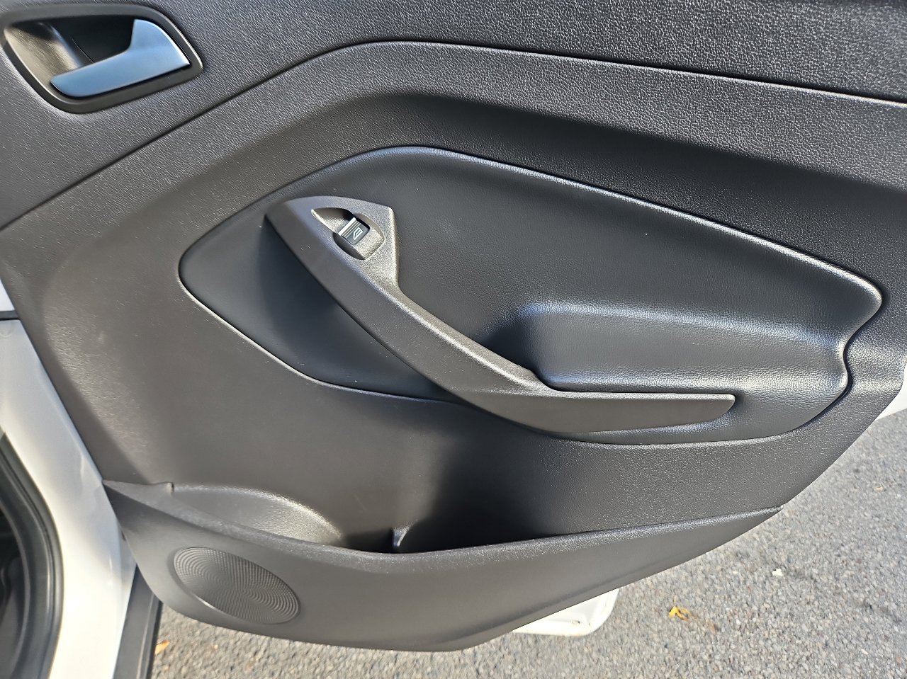 Used 2019 Ford Escape SEL image 18