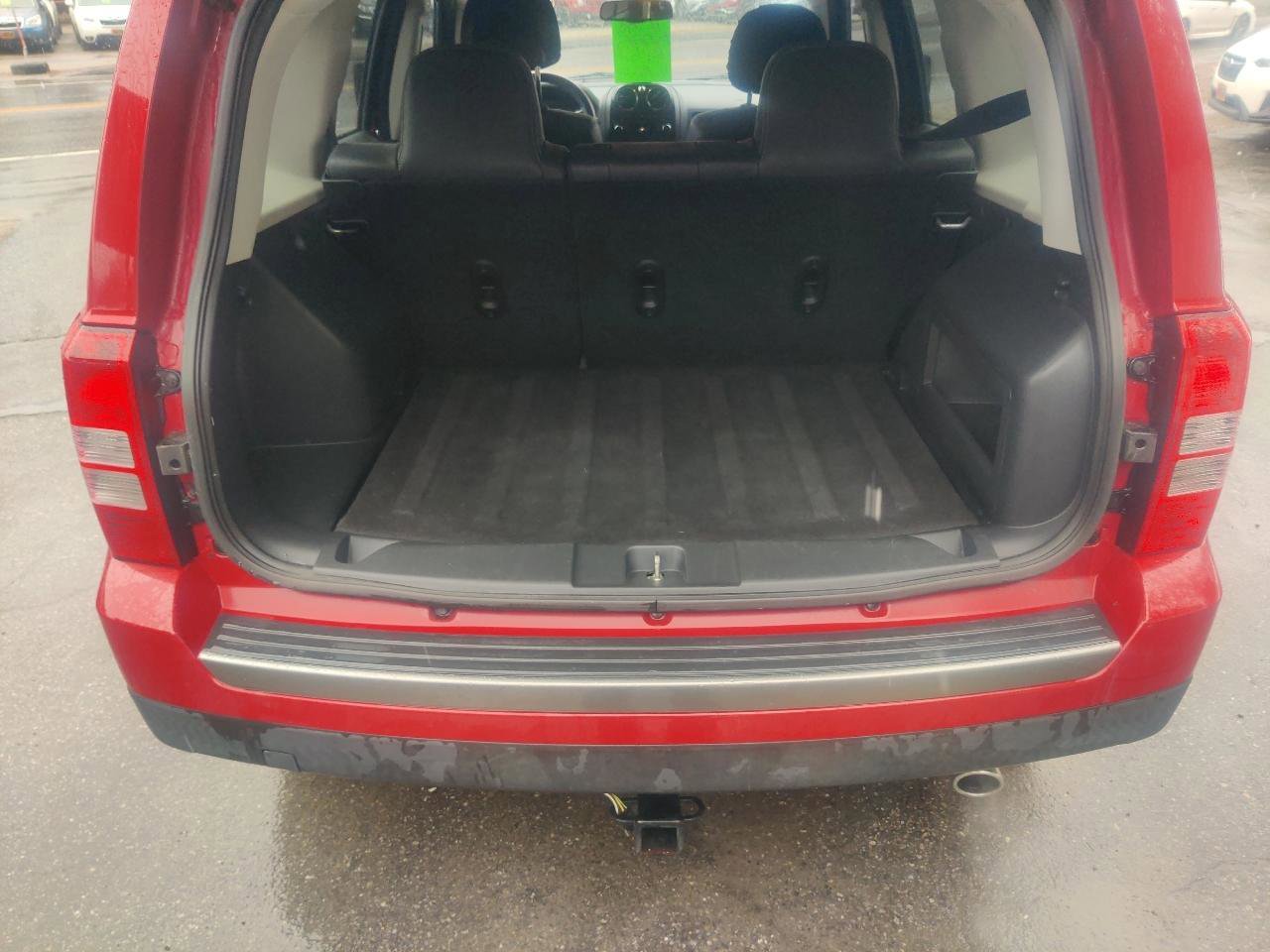 Used 2017 Jeep Patriot Sport FWD image 14