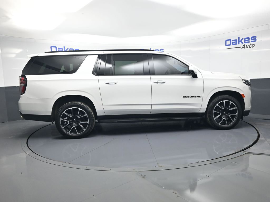 Used 2022 Chevrolet Suburban RST w/ Sport Performance Package AWD/4WD image 9