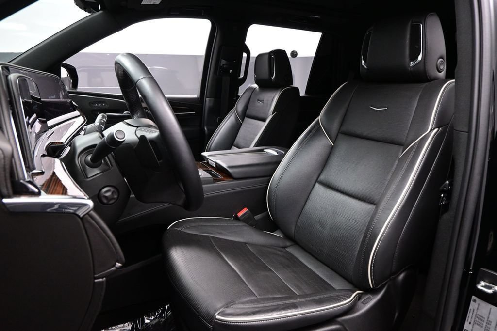 Used 2023 Cadillac Escalade Premium Luxury w/ Performance Package AWD/4WD image 9