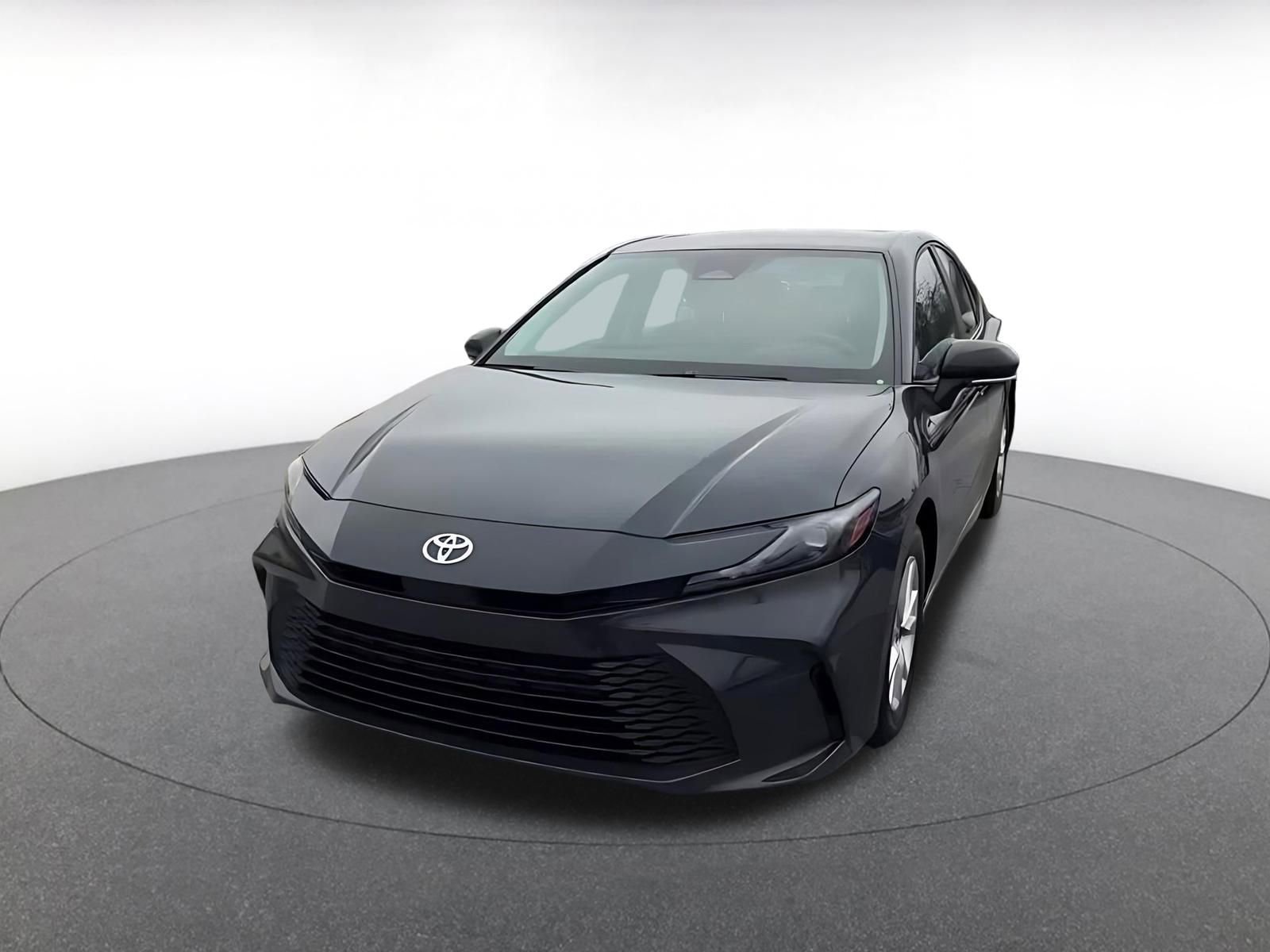 Used 2025 Toyota Camry LE image 7