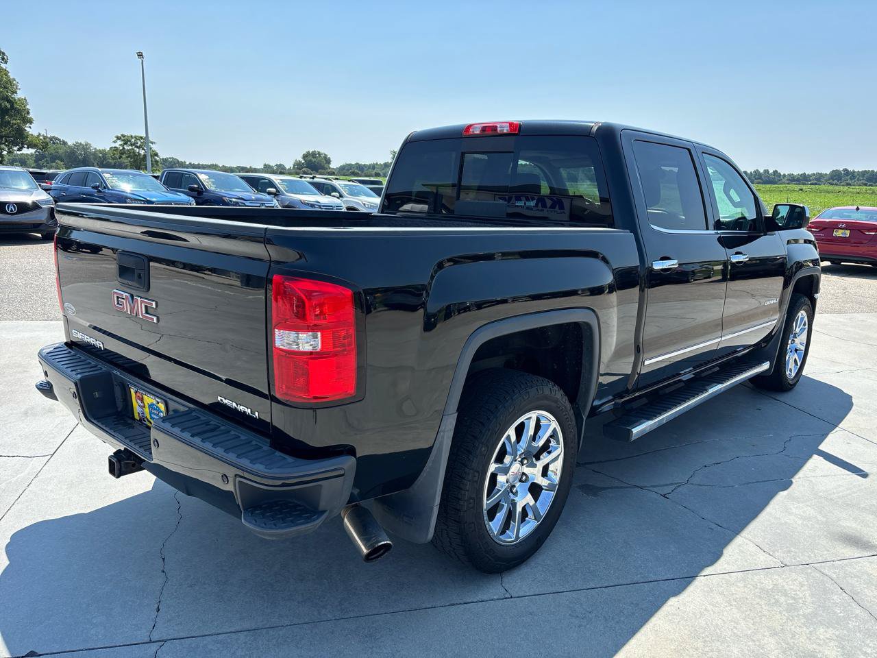 Used 2014 GMC Sierra 1500 Denali w/ Driver Alert Package AWD/4WD image 4