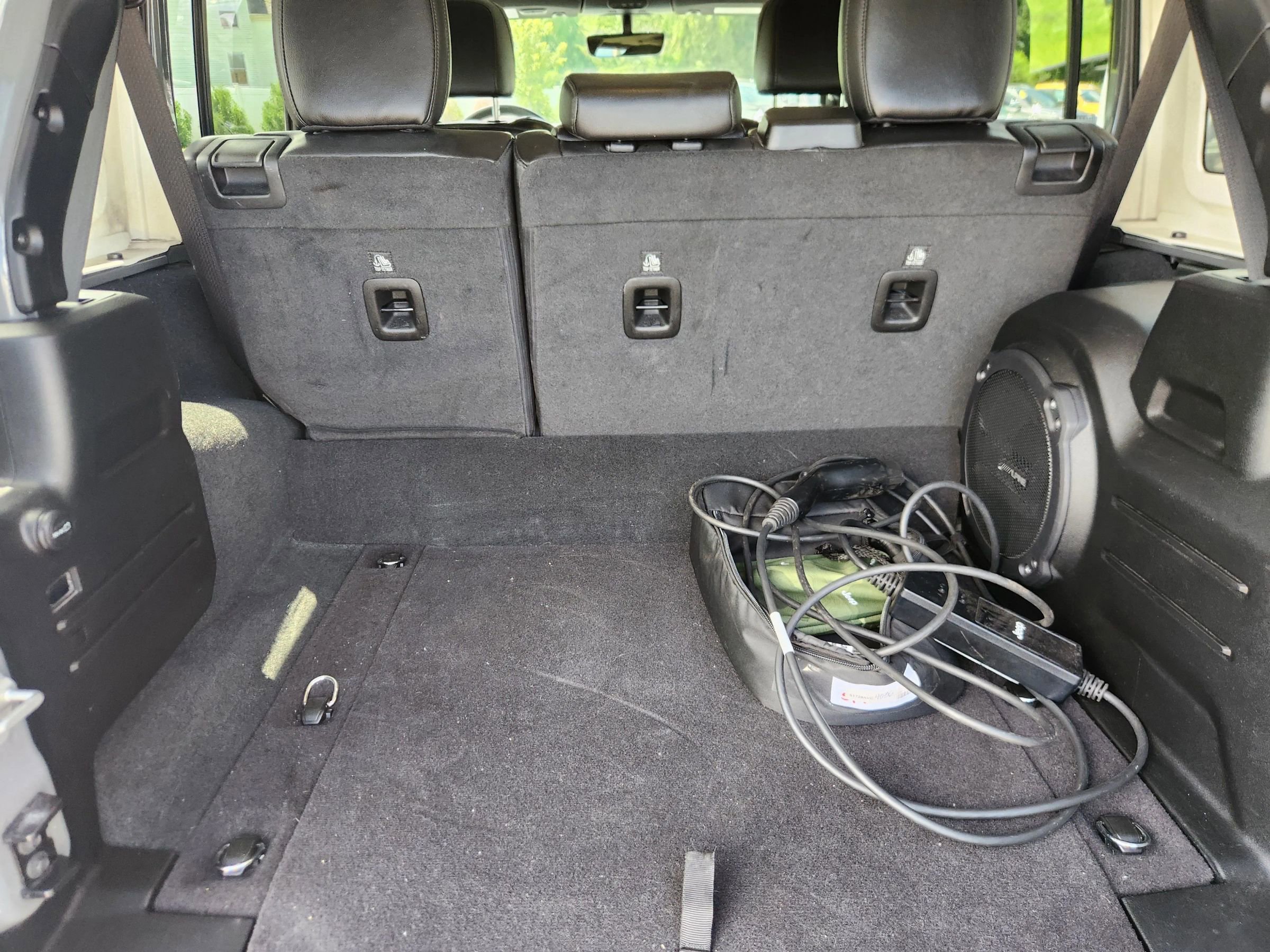 Used 2023 Jeep Wrangler Unlimited Sahara image 39