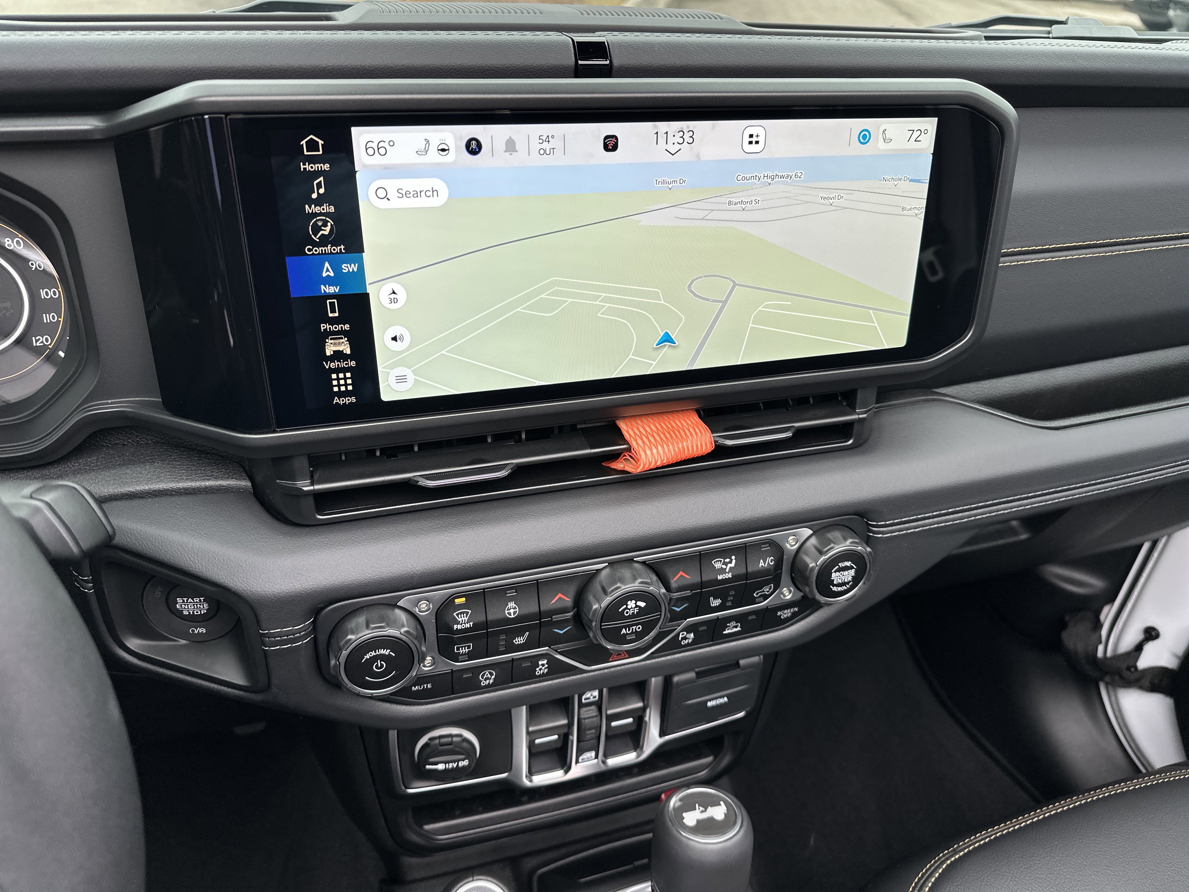 Used 2025 Jeep Wrangler Sahara image 29