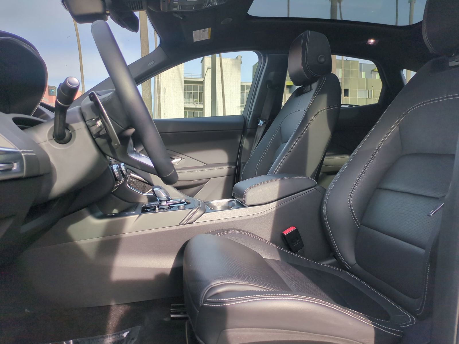 Used 2024 Jaguar E-PACE R-Dynamic SE image 15