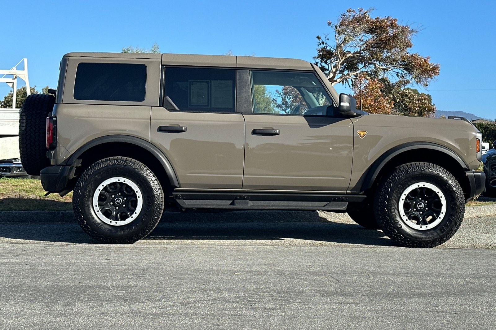 Used 2025 Ford Bronco Badlands AWD/4WD image 6