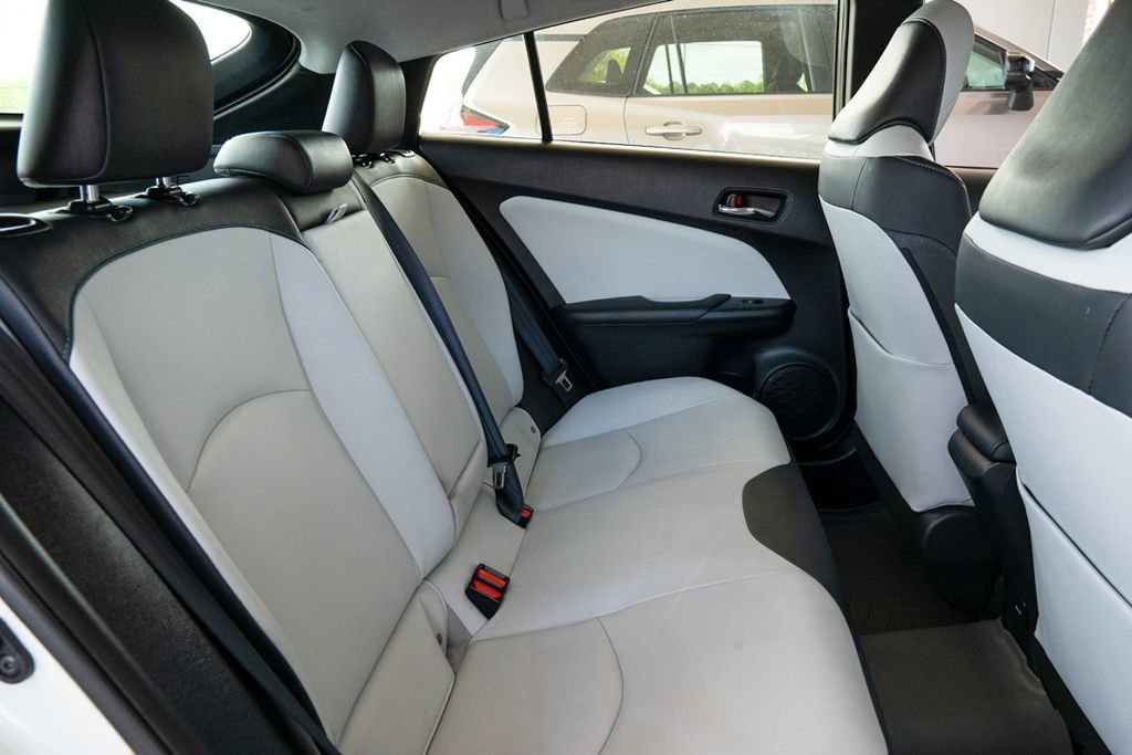 Used 2017 Toyota Prius Four w/ Advanced Technology Package image 15