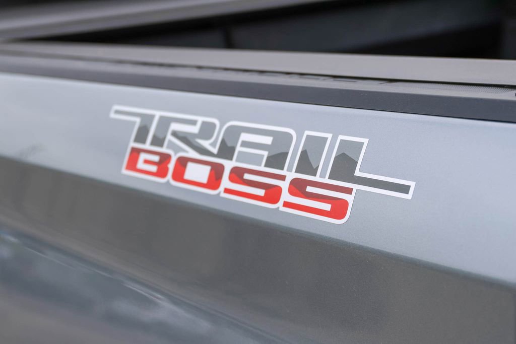 Used 2024 Chevrolet Silverado 1500 LT Trail Boss w/ Convenience Package II AWD/4WD image 9