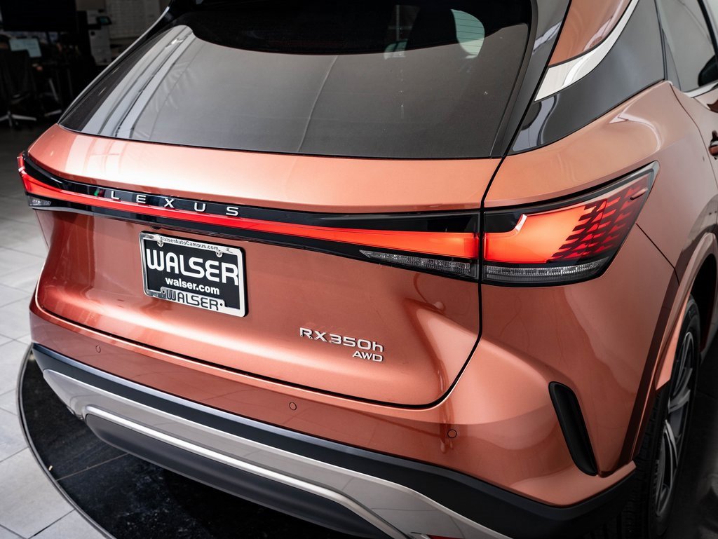 Certified 2024 Lexus RX 350h w/ Convenience Package image 17