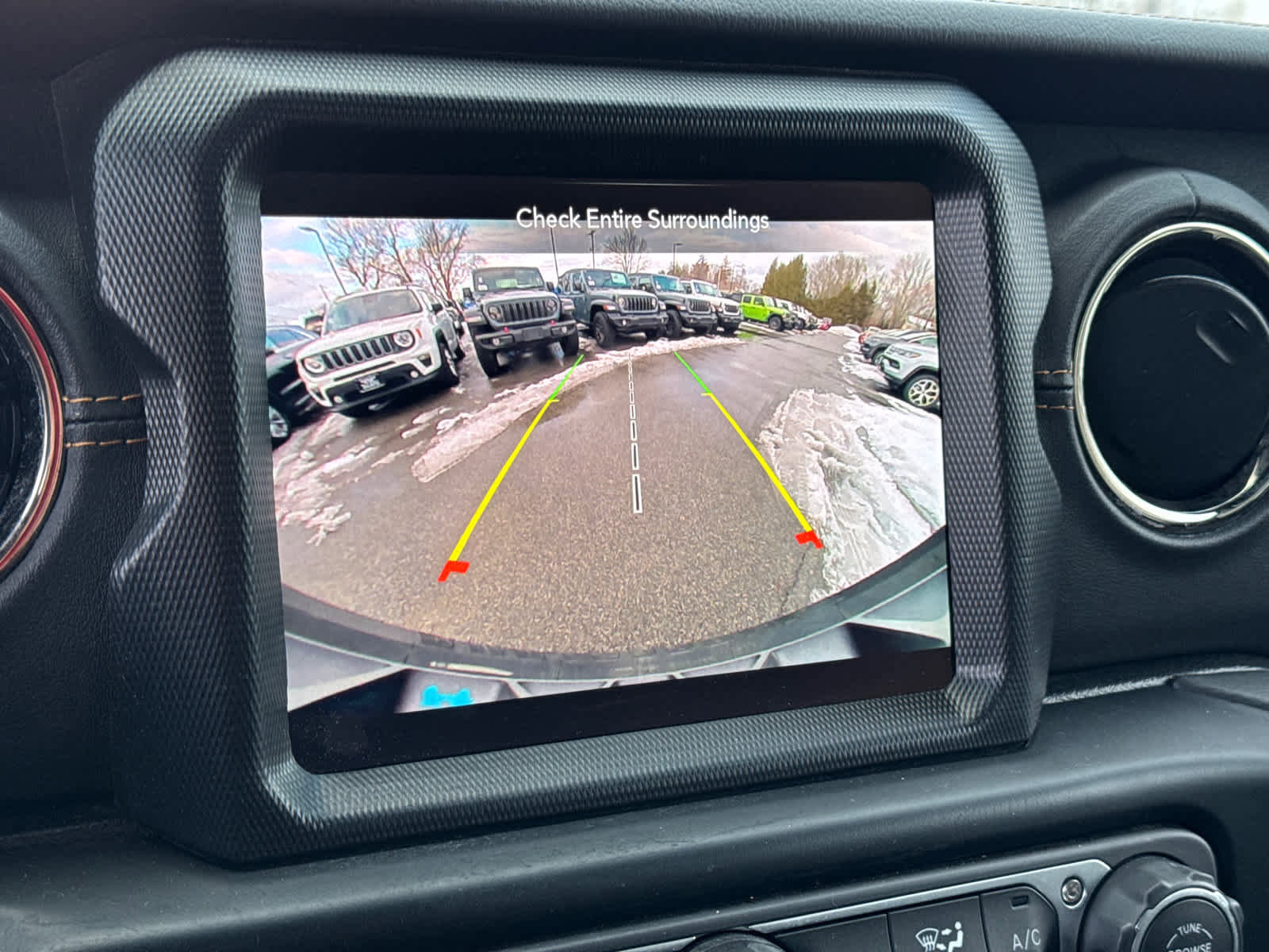 Used 2023 Jeep Wrangler Unlimited Sahara image 25