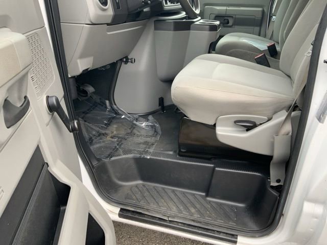Used 2019 Ford E-450 and Econoline 450 Super Duty w/ Exterior Upgrade Package image 14