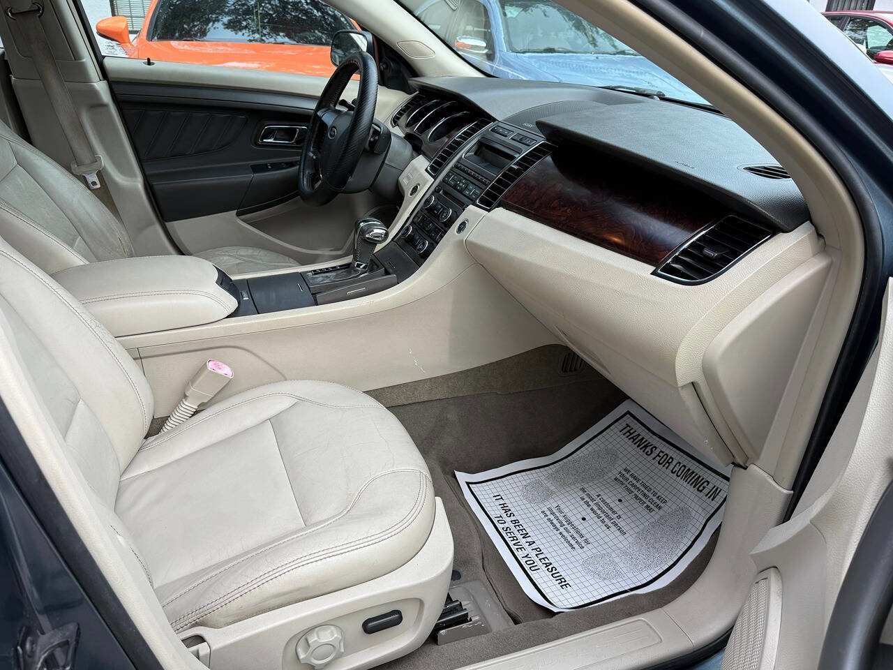 Used 2010 Ford Taurus SEL image 11