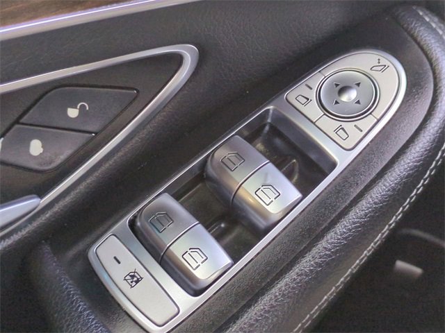 Used 2017 Mercedes-Benz GLC 300 4MATIC w/ Premium 2 Package image 25