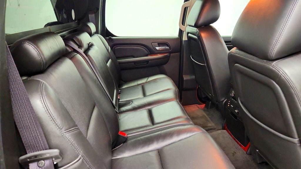 Used 2012 Cadillac Escalade EXT Luxury AWD/4WD image 23