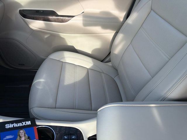 Used 2023 GMC Acadia Denali w/ Denali Technology Package FWD image 20