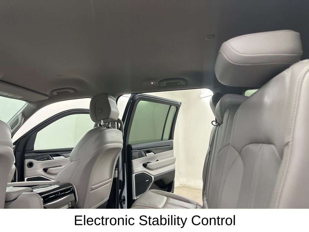 Used 2024 Jeep Wagoneer L 4WD image 32