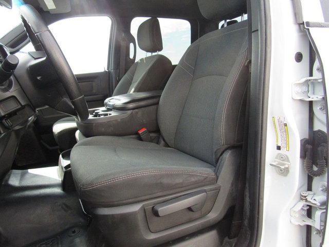 Used 2024 RAM 3500 Tradesman w/ Chrome Appearance Group AWD/4WD image 34