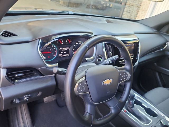 Used 2023 Chevrolet Traverse LT image 12