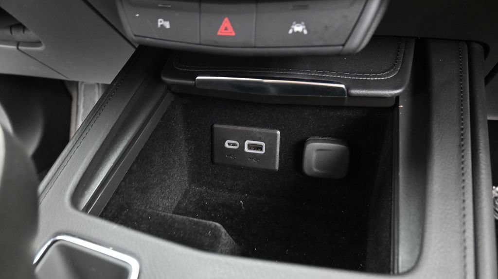 Certified 2024 Cadillac XT4 Luxury FWD image 24