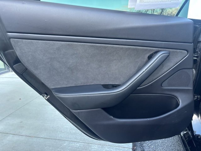 Used 2019 Tesla Model 3 Standard Range Plus image 17