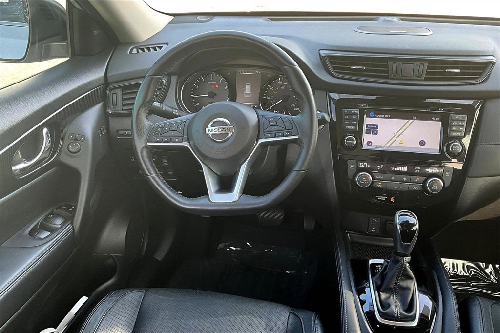 Used 2017 Nissan Rogue SL w/ SL Premium Package image 18