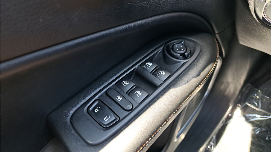 Used 2020 Jeep Compass Sport FWD image 25