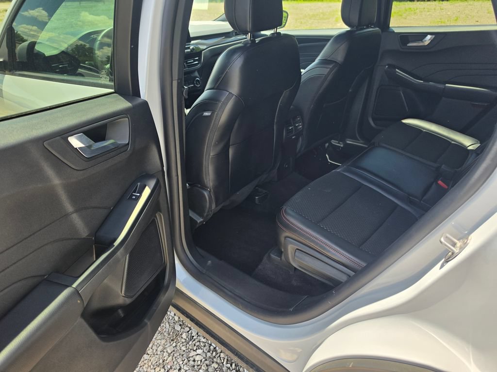 Used 2025 Ford Escape ST-Line Select AWD/4WD image 11
