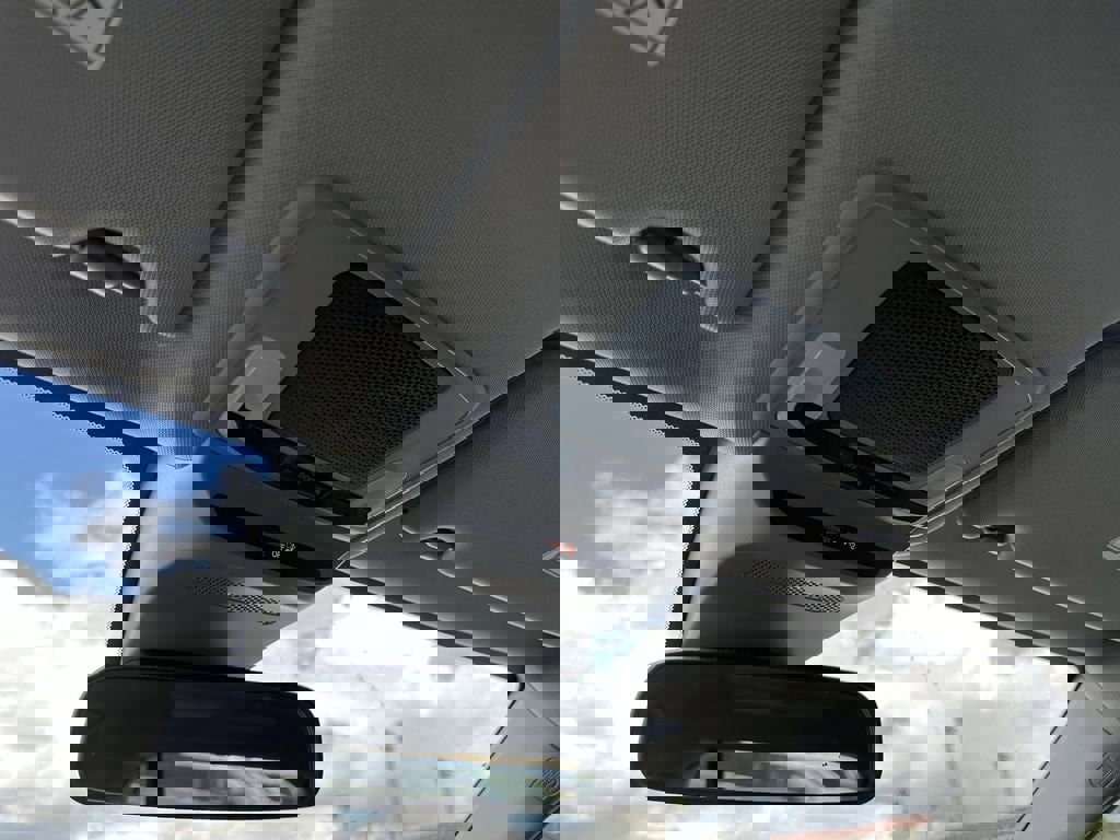 Used 2025 Honda HR-V LX image 32