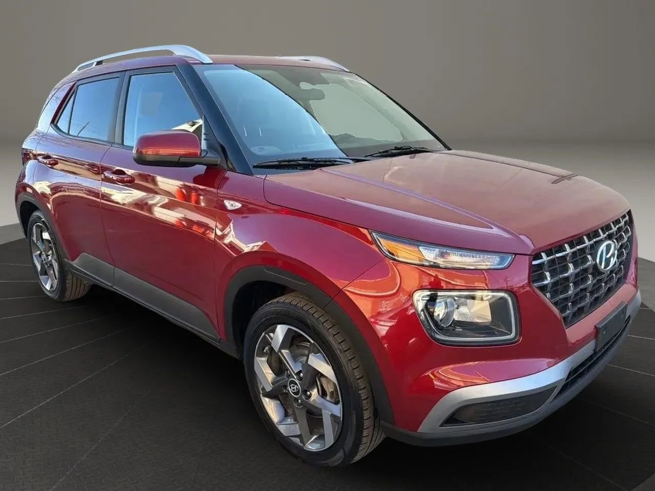 Used 2024 Hyundai Venue SEL image 3