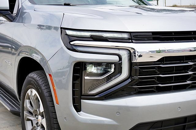 Used 2025 Chevrolet Tahoe LS AWD/4WD image 11