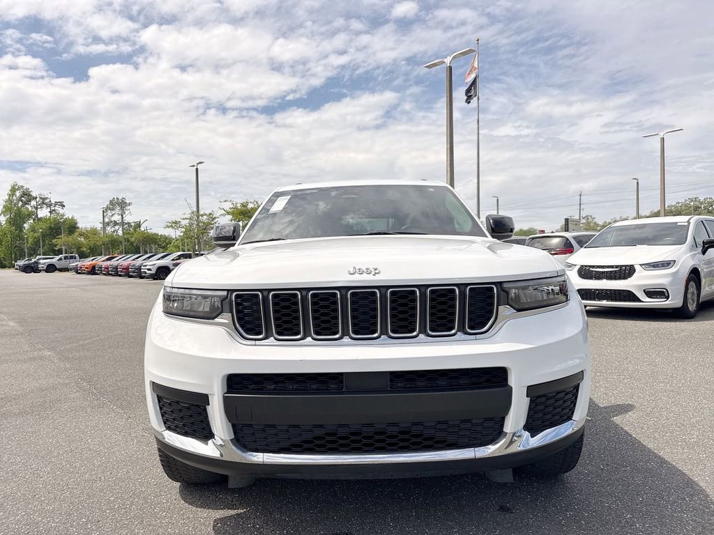 Used 2022 Jeep Grand Cherokee L Laredo w/ Luxury Tech Group I AWD/4WD image 5