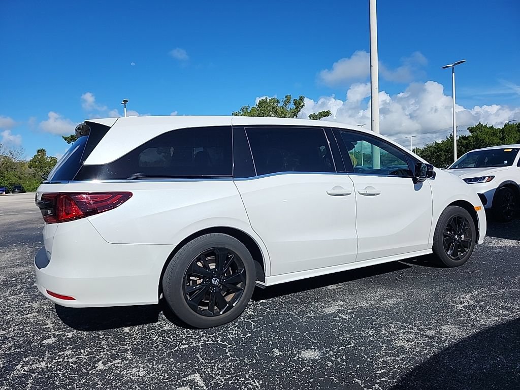 Used 2024 Honda Odyssey Sport image 3