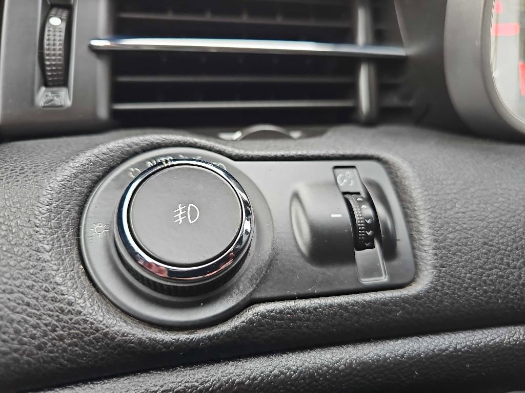 Used 2013 Chevrolet Malibu LT image 23